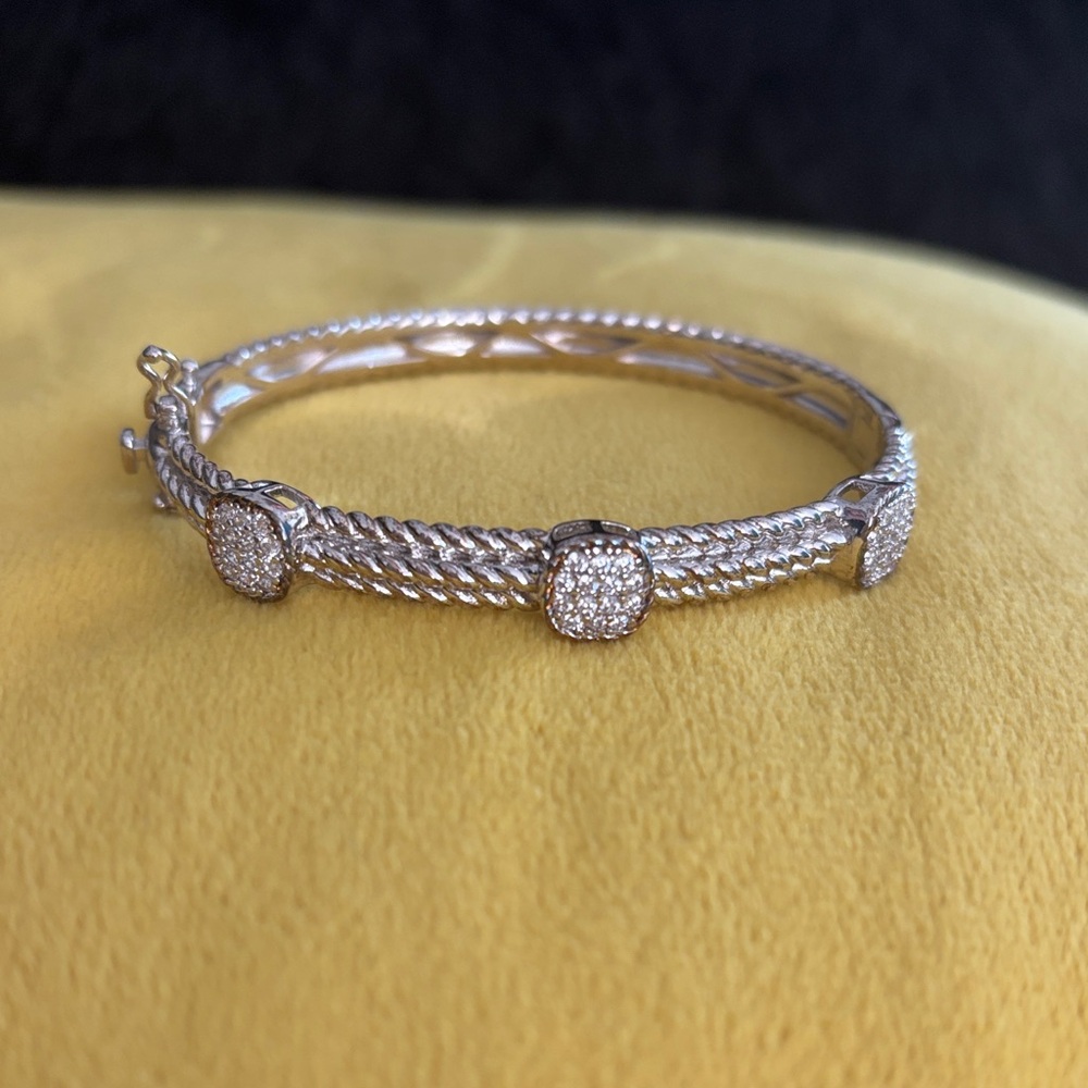 ❤️Elegant Silver Women's Bracelet